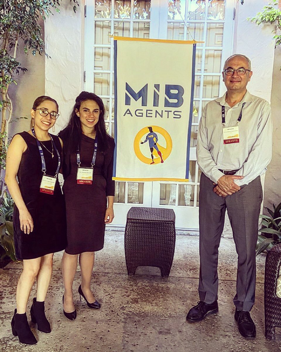 SweetCorderoLab's tweet photo. Superhero patients, families, and scientists come together 🦸🏻♀️🤝🦸🏻♂️ at the #FACTOR22 #OsteosarcomaConference in ☀️San Diego! @AgentsMIB @ASweetcordero @EuniceLoFuentes https://t.co/UvftPCX2rn