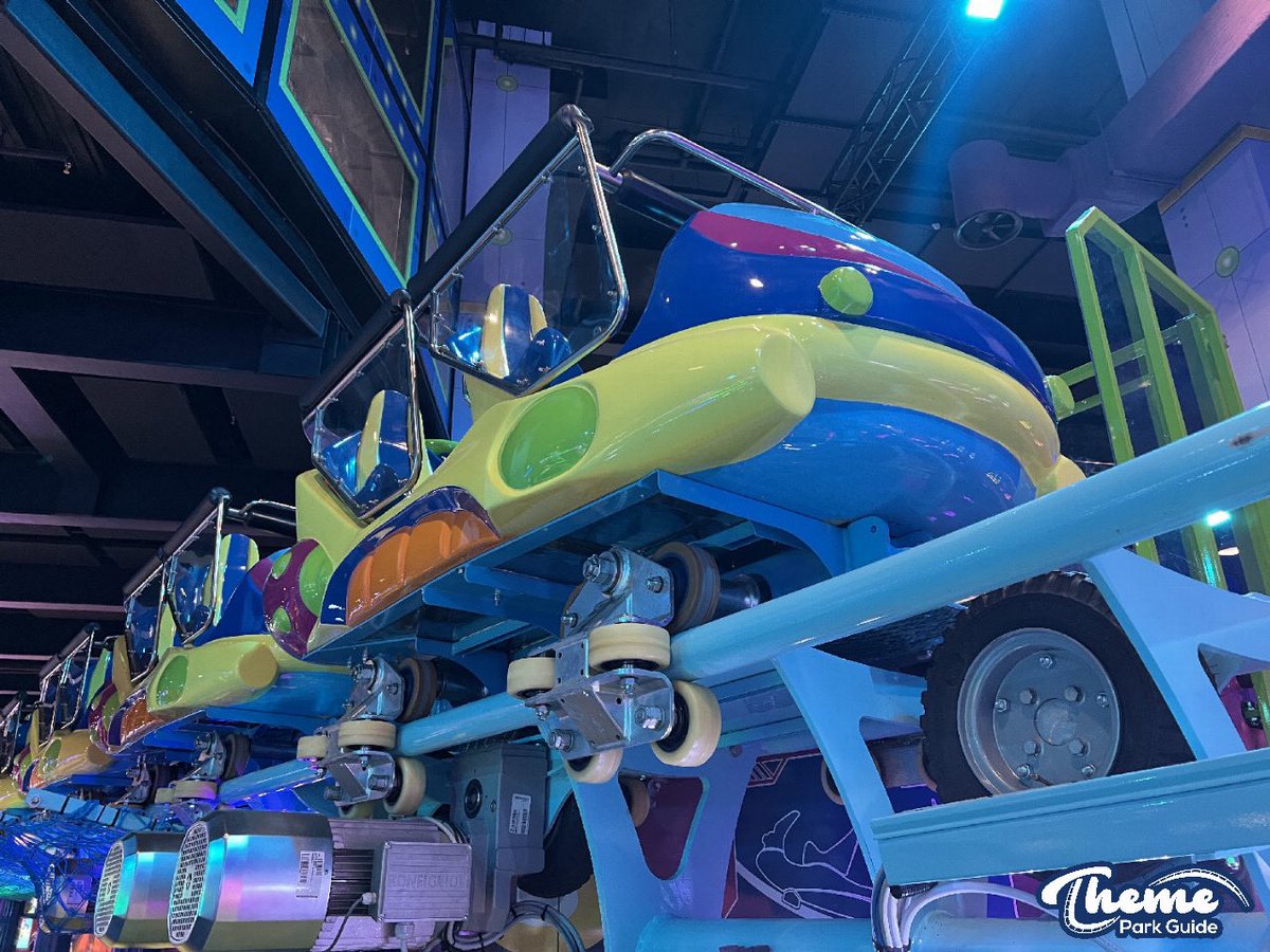 ThemeParkGuide's tweet photo. A new theme park has opened in London called Babylon Park. 

Located in Camden Town, this small park has 1 rollercoaster, some flat rides and lots of arcade machines. 

@BabylonparkLdn https://t.co/jQKmWRZkKL
