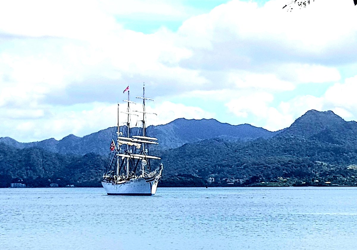 She is here! Tall ship #StatsraadLehmkuhl of Bergen, Norway, has arrived in Suva, Fiji with crew &amp; 89 #SDG200 students from Norway &amp; 12 other countries on board. #OneOceanExpedition 🌊⚓🇸🇯🇫🇯
