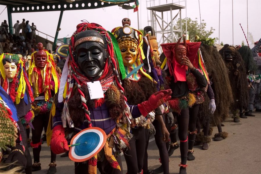 HopeKabale's tweet photo. OBUNYAKARE 
Topic discussion
Why and how were the names chosen in African Traditional Society.
What were the benefits of a child from a grandparent after giving out a name?
#TopicDiscussion  
#Obunyakare 
#Hoperadio https://t.co/El69rnvvxr