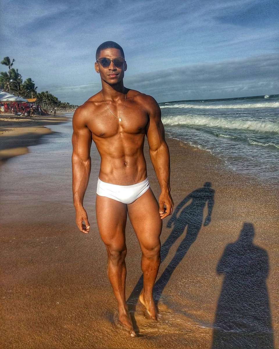 Decided to take Caitlyn out for a day on the beach. She definitely looks great in a bikini.
#SaturdayVibes