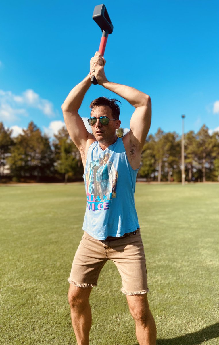 zachwolfelaw's tweet photo. ChopFit™️ axe ✅
Stretchy jorts ✅
Aviators ✅
Crockett ✅
Tubbs ✅
Sleeves ❌
#HungryLikeZachWolfe #ChopFit #RestDay https://t.co/r4iGwfcvW8