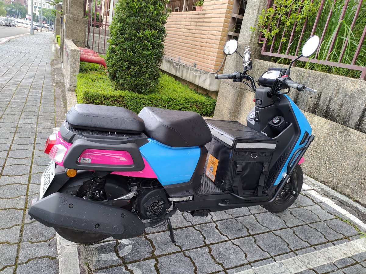 汽車賣了，回來騎車，享受騎小車樂趣
這台前後空間真的讚
不管是寵物，露營，釣魚，做工，外送..等等的詢問度都很高欸