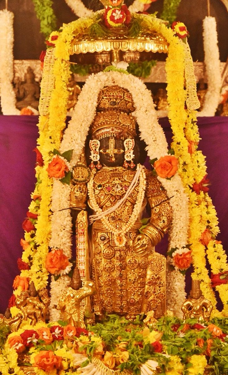 SriKrishnaUdupi's tweet photo. KRISHNAPURA PARYAYA 25 June 2022.
ಉಡುಪಿ ಶ್ರೀ ಕೃಷ್ಣ ದೇವರಿಗೆ   ನವರತ್ನ ಕವಚ ಅಲಂಕಾರ.
Navarathna Kavacha Alankara.
Alankara &amp; Maha Pooja By Shri VidyaSagara Theertha Swamiji, Sri Krishnapura Matha.
Follow us @ https://t.co/XMR6Iuyh5W
For Online Seva Visit : 
https://t.co/x1wq6LjoGp https://t.co/IByIo9kJnM