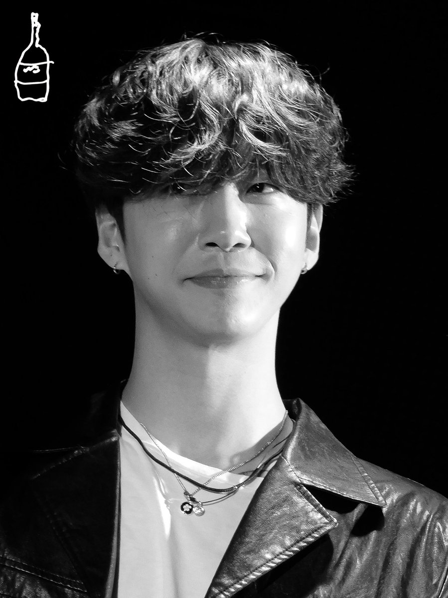 birthday_bang's tweet photo. 방군 얼굴로 내 심장 조져벌임 .. ha 🖤

#방용국 #BANGYONGGUK 220618 https://t.co/a1vAZ59DFN