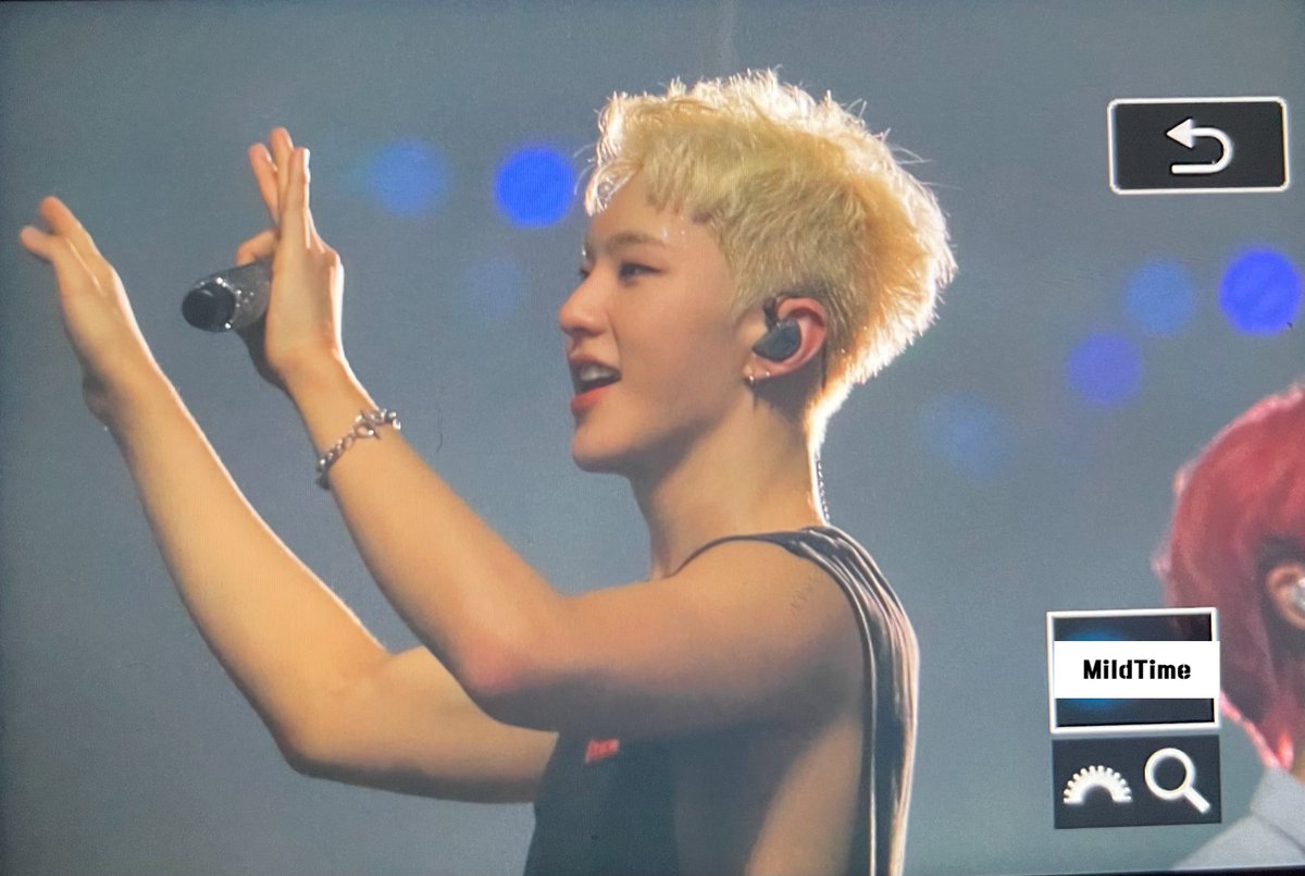 MildTime615's tweet photo. 220625 비더썬 첫콘🐯

호랑이POWER🧡

#세븐틴  #호시 #HOSHI #ホシ https://t.co/rXBzCCUzNg
