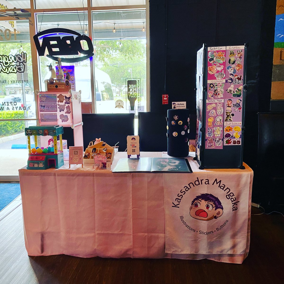 At the Hourglass Brewing in Longwood doing a pop up shop with my good friend <a href="/BunniiDraws/">Bun Bun</a> we vibin 😉