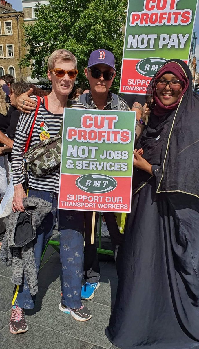 ShacklewellLab's tweet photo. Fantastic and inspiring RMT rally at Kings Cross today. Great to hear Diane’s excellent speech, and to see comrades from across Hackney North and South showing solidarity with the rail and tube strikers. Victory to the RMT!✊🏽
#SupportWorkersRights #SolidarityRally 📣📣📣 https://t.co/L7MB10pO6L