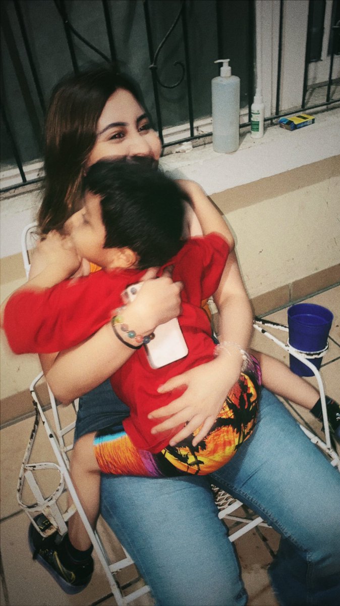 99Valeriamtz's tweet photo. Estas fotos llenan mi corazoncito porque el gordo tiene a la mejor madrina❤️ y la ama mucho @CristinaMlzh https://t.co/LjPUygKihh