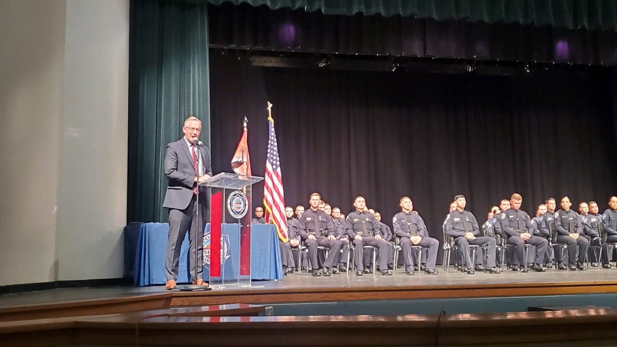 CityofMesaMayor's tweet image. Congratulations to the #Class51 graduates of @MesaPD's Basic Training Academy! Thank you for your commitment to protect and serve your community. @MesaPD @TempePolice @ScottsdalePD  #InspireMesa #Class51 @CITYOFMESA @Mesadistrict1