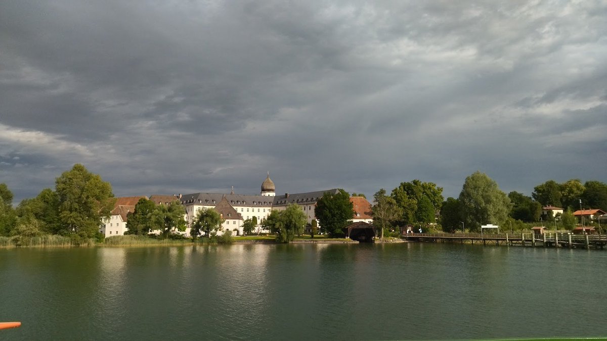 rafal_szabla's tweet photo. This week I had a great time during the @emergenceoflife meeting on a small island in the lake Chiemsee. Fantastic organization and great interactions with other OoL focused researchers. Beautiful place. We also build a 5 m long DNA model out of magnets and plastic pieces. https://t.co/ETw3EQI0gQ
