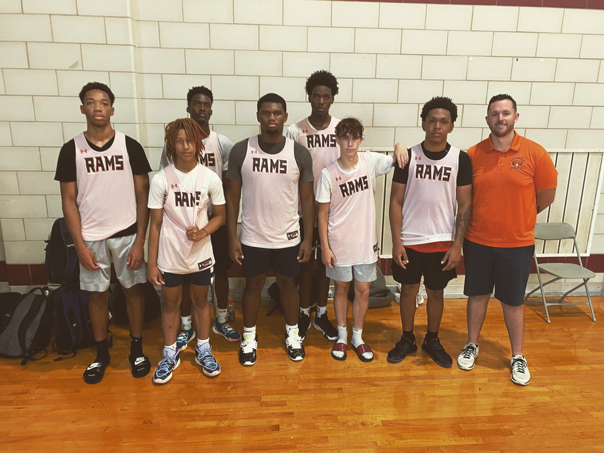 Great day at <a href="/PhillyHSLive/">Philly HS</a> today‼️ Went 1-1 on the day and played like a team. Really proud of our guys!