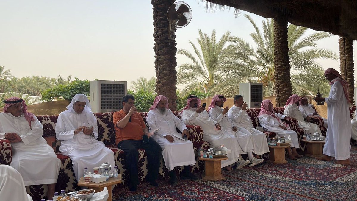 rrra_RiyReg's tweet photo. يتقدم رئيس مجلس الإدارة دمبارك القحطاني ونائب رئيس المجلس أ علي الزهراني والمشرف المالي أ حجي الحجي بالشكر والتقدير 
للأستاذه أمل الشهراني عضو المجلس مديرة برنامج الرحلات على جهودها المتميزة في هذا البرنامج والشكرموصول للأستاذ علي القحطاني 
 وأ صباح الغامدي لجهودهم في هذه الرحله https://t.co/8CHlQ9yWQc