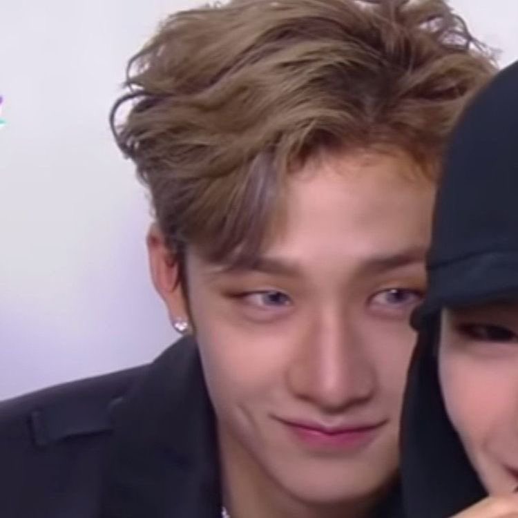 captainCB97s's tweet photo. this bang chan… wow https://t.co/dzNrtcPInH