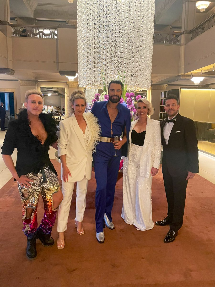 Rylan's tweet photo. Living my LSL life https://t.co/pZUOCFPo9y