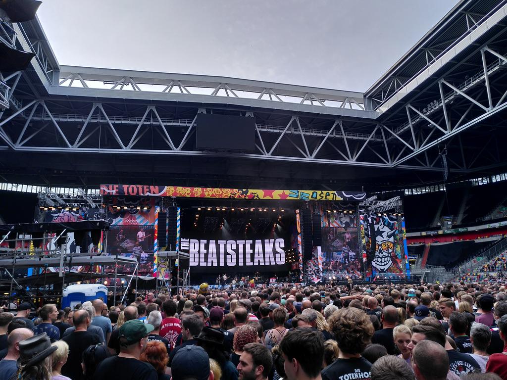 18_TheWall's tweet photo. Geht this Party started #Beatsteaks https://t.co/ERcDXcLGFS