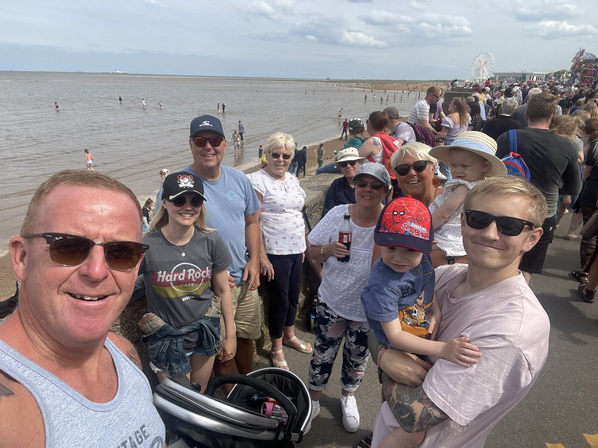 carlbridge827's tweet photo. Great way to spend the afternoon #AFD22 #Cleethorpes 🇬🇧☀️😎 https://t.co/NXtUaoRKfX
