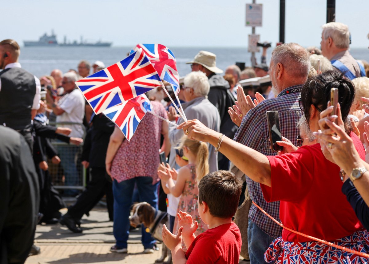 ArmedForcesDay's tweet image. With spectacular displays on land, at sea and in the air to keep all the family entertained, #ArmedForcesDay2022 has thrilled the large crowds here in Scarborough. 🙌

With over 150 events happening across the country, what&apos;s been your highlight? 🇬🇧