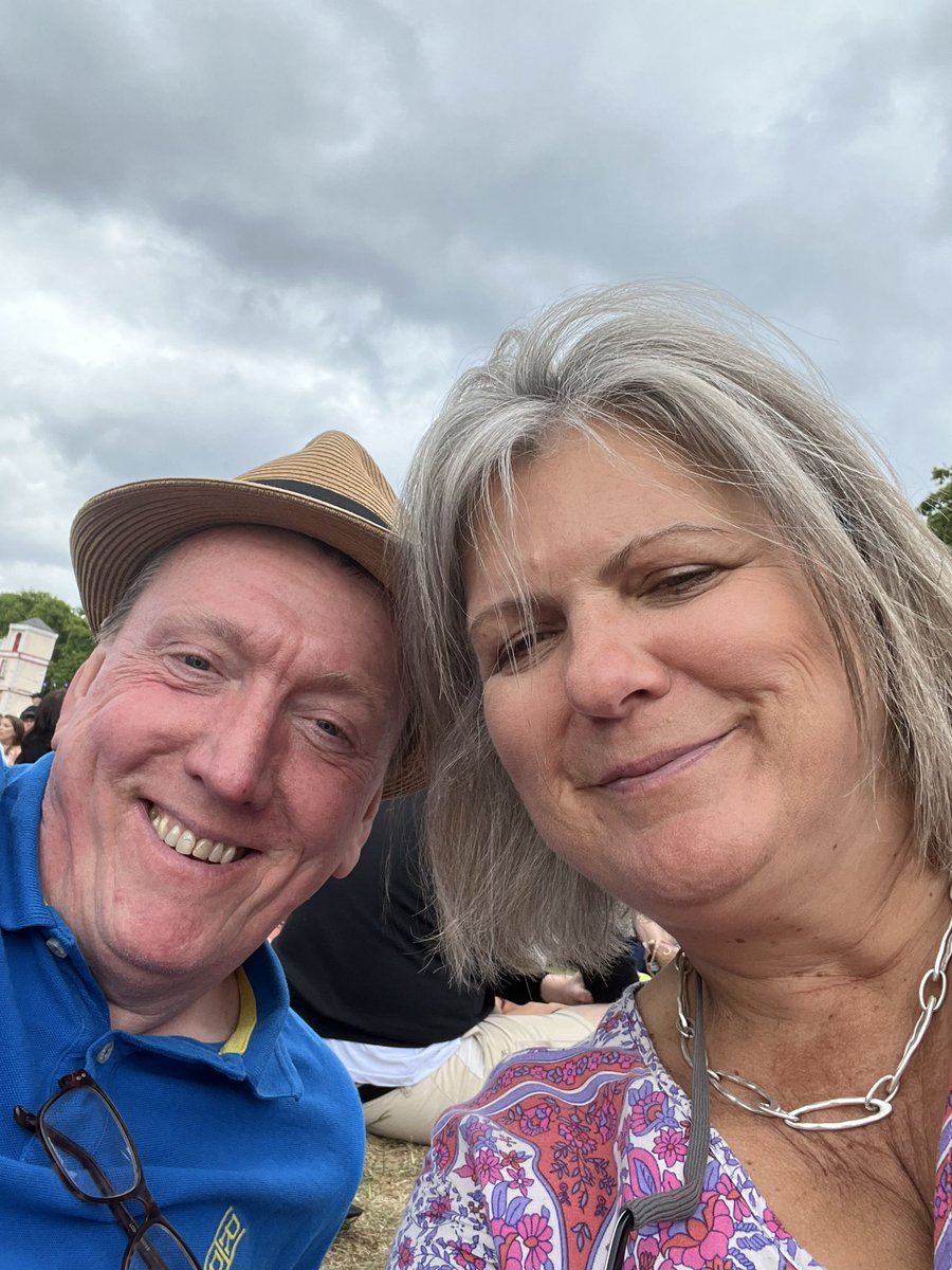 GailB64's tweet photo. What a weekend and still Sunday to go with the truely wonderful @daviejones67 😍 https://t.co/fLSTvncCU8