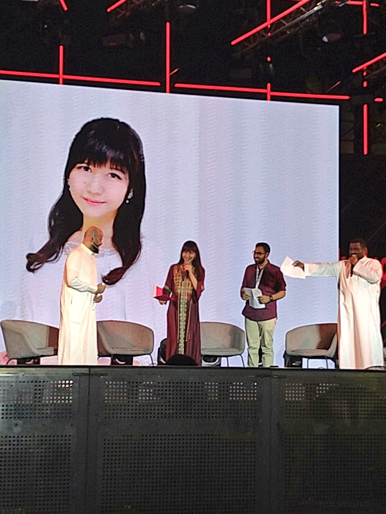 ミッション終了ー。
井上喜久子さんと米良仁先生のステージ、素敵でした!
自分のは撮ってない。
最後はコスプレさんたちと撮影会、楽しかった! 