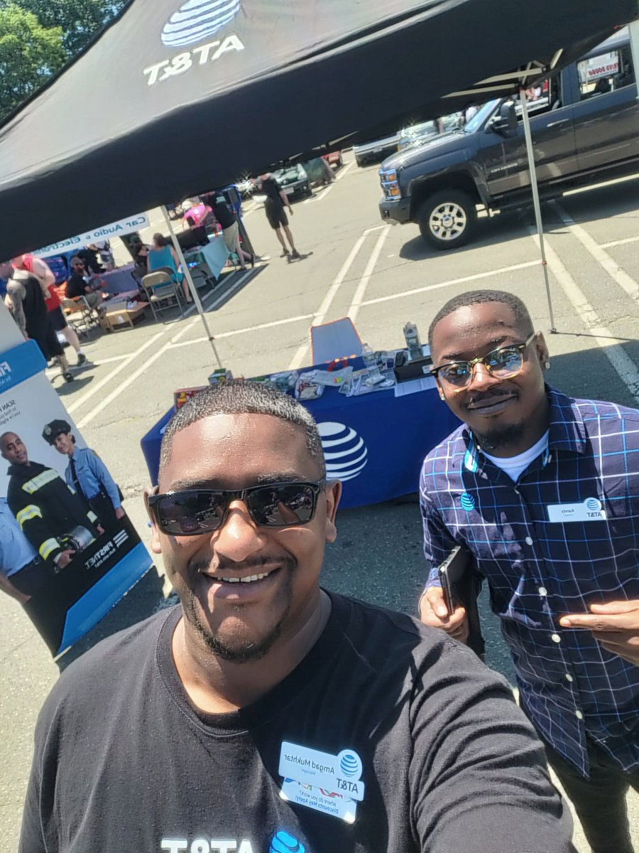 Great day to partner with the AT&amp;T Saugus Store @carsandcopscarshow Square one mall parking lot.
<a href="/ATT/">AT&T</a> #firstnet <a href="/TheRealOurNE/">#OurNE</a>