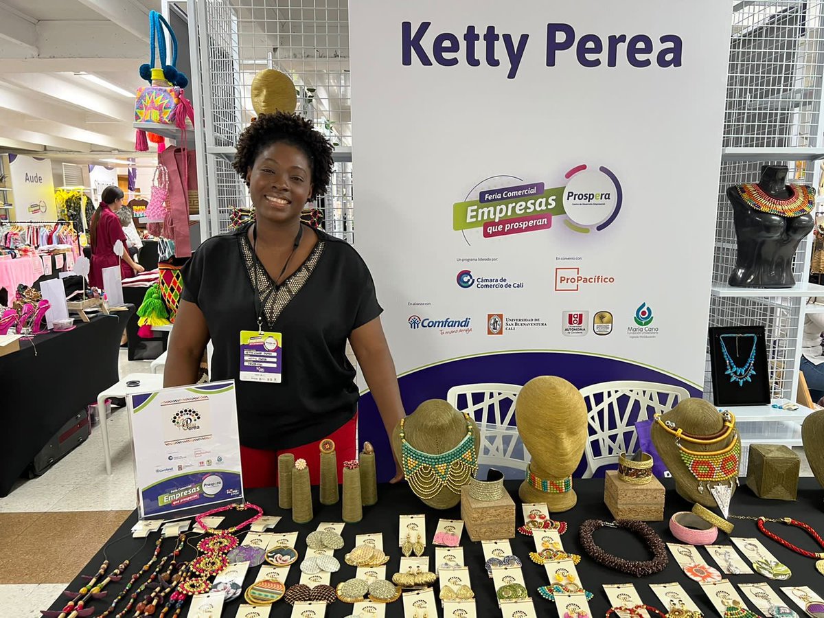 camaracali's tweet photo. #AEstaHora |En @UnicentroCali1 desarrollamos la Feria Comercial #EmpresasQueProsperan 🤩. Te invitamos a conocer los productos y servicios de 28 #emprendedores que han pasado por la ruta de formación de nuestro programa gratuito #Prospera🚀. https://t.co/mouvHaHVnz