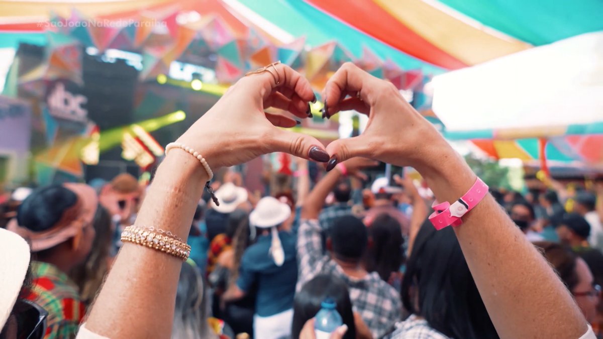 paraibatv's tweet photo. Essa festa tá linda demais, meu povo!! #MatuTV #SaoJoaoNaRedeParaiba https://t.co/4NywVDA4lZ