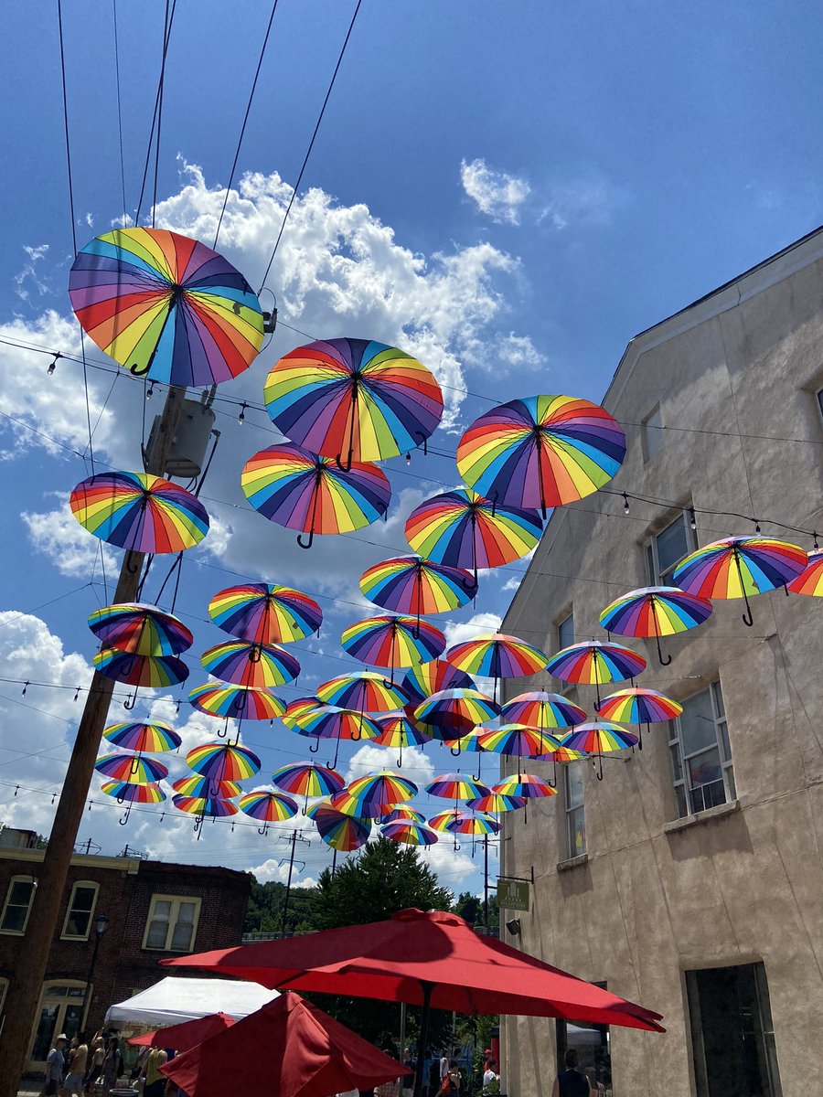 MelShust's tweet photo. I love street fairs. #manyunk #Summer https://t.co/l4Ju0UnoXD