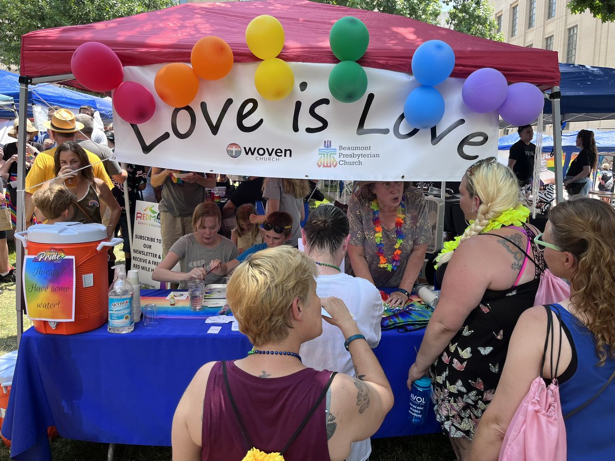 WovenChurchLEX's tweet photo. Weβre here at #LexPride come say hi and get some hydration in this heat! #Pride2022 https://t.co/7Hwz7uyzgj