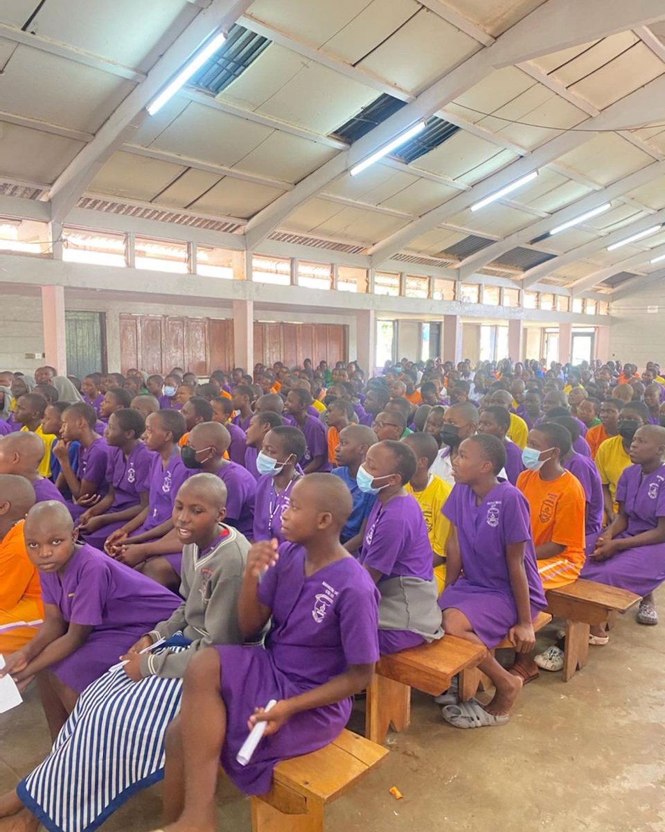 awareness_360's tweet photo. 🌎 The Awareness 360 team in Uganda 🇺🇬 has conducted yet another successful project. This project primarily focused on SDG 4, Quality Education, and SDG 5, Gender Equality. 

Read more: https://t.co/zmHpG9arPh

#Awareness360 #SayYEStoChange #SDG4 #SDG5 #Uganda #Tech #STEM https://t.co/J2tSewPZsr