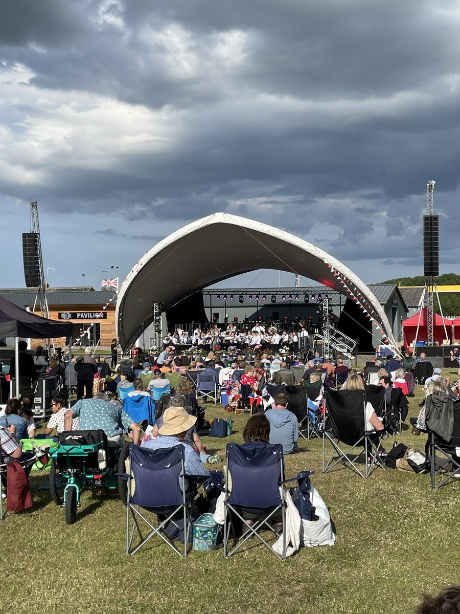 wishhcharity's tweet photo. The fantastic East Riding Senior Wind Band doing a fantastic second set! #MidsummerSpectacular #JubileeConcert #DriffieldShowground https://t.co/vbZkKOdGP0