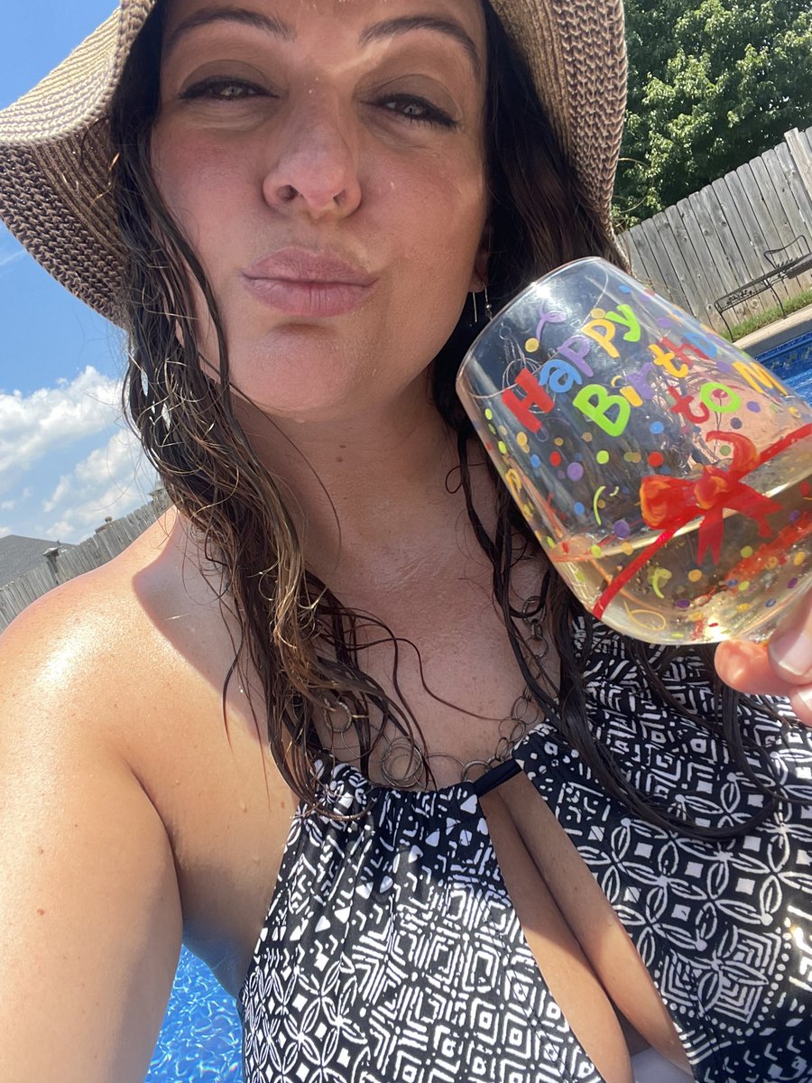 Darlin’ Darla tweet media