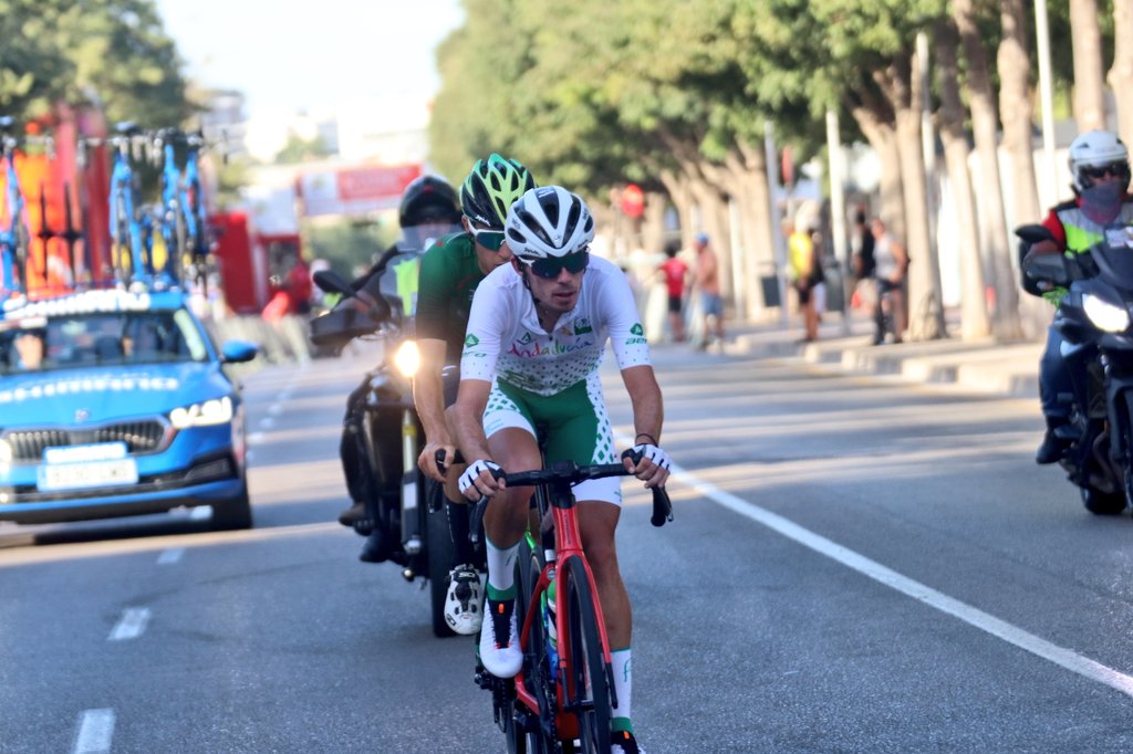 RFECiclismo's tweet photo. #CEMallorca22 | Carrera Sub23 Masc. - km 145 🏁

José Marín y Joseba López tienen más de 40" con respecto a los dorsales 62, 120, 130, 17 y 42, que han saltado desde el pelotón

➡️ El pelotón se reunificó tras el descenso

@TurismeBalears @turismeiesports @MallorcaTourism https://t.co/xzUfwSIaSR