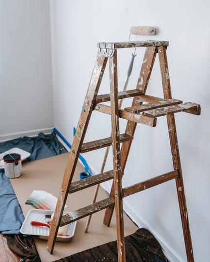 colvitis's tweet photo. Sometimes - decorating only covers the surface!  A longer discussion may be needed...give us a call or send email for an initial appointment with Chai Counselling Ltd. You can find us at https://t.co/Vg7lfmWJbB https://t.co/HAJrMyciGS