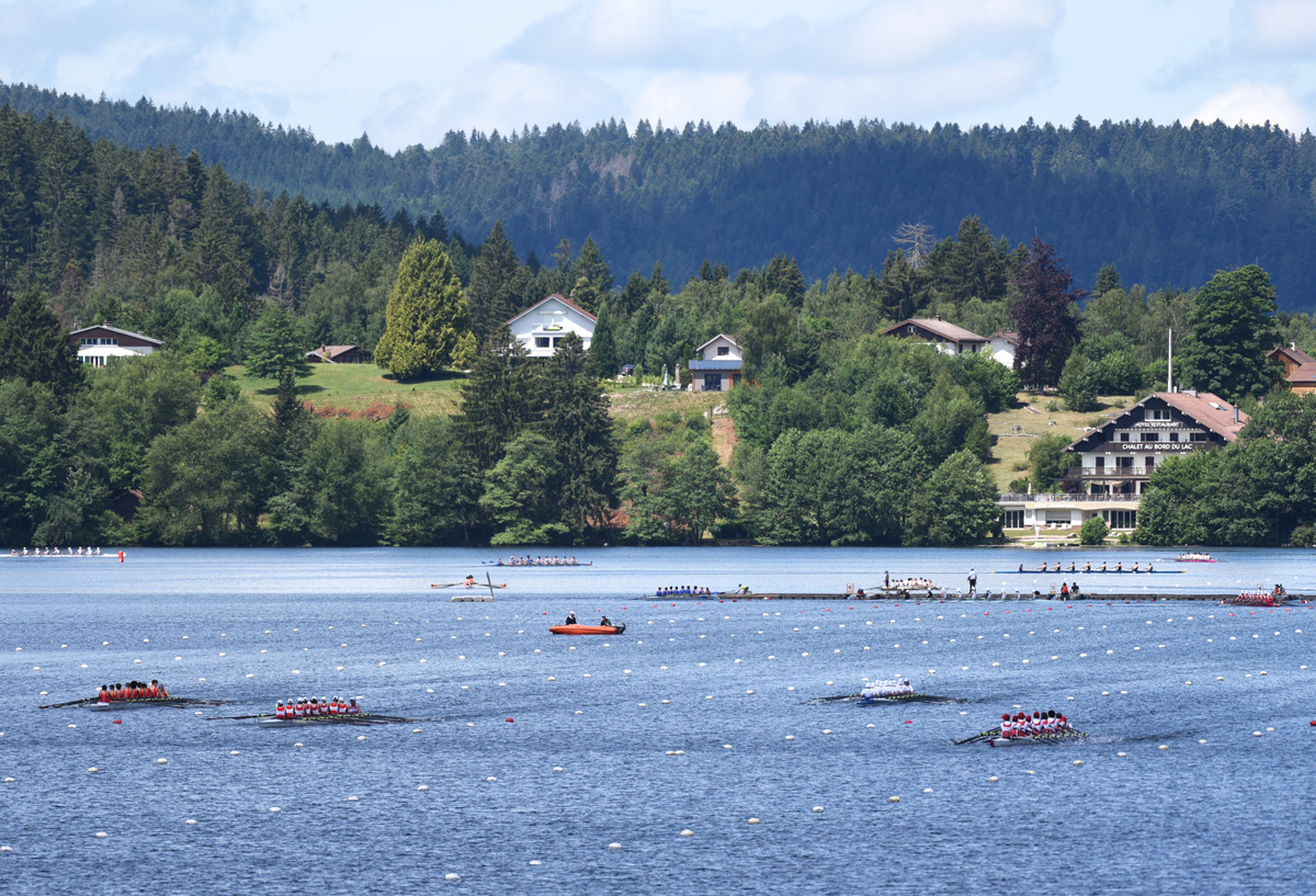 FFAviron's tweet photo. L'aviron français sur tous les fronts ce week-end 💪
Les tout premiers championnats de France de Beach Rowing ont décerné les premiers titres à @laseynesurmer ! Dans le même temps, le Championnat National Jeune J14 a débuté à Gérardmer 🤩
#aviron #rowing #beachrowing https://t.co/EUffZm7KMd