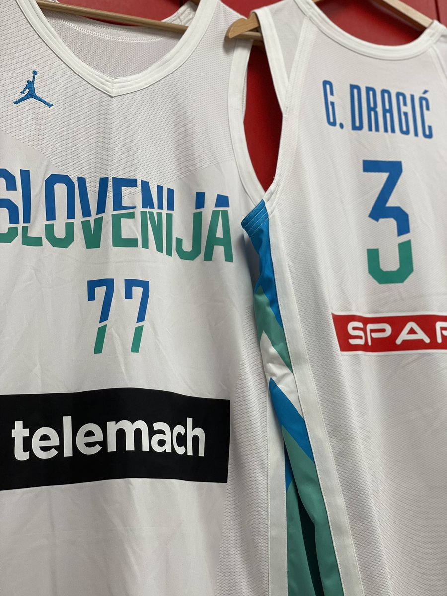 kzs_si's tweet photo. 🤍💙❤️ #mojtim 🇸🇮🏀💪 https://t.co/fQH7RcGaQP
