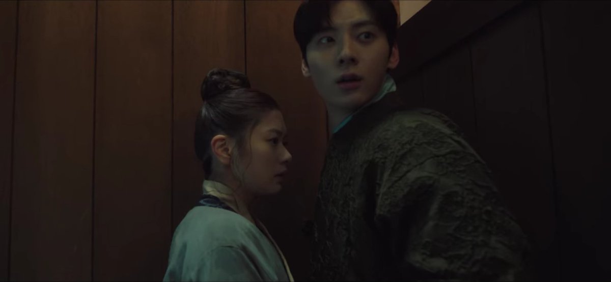kdramasuperb's tweet photo. so hard to choose which one is for naksu BOTH HAVE SPARKS!!  🤩💥

#AlchemyofSoulsEp3 #AlchemyOfSouls https://t.co/coivLSeWIb