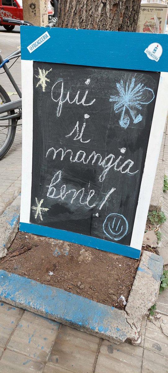 PreciosRosario2's tweet image. #FocacciaEnRosario

Hace 2 meses se inauguró en calle Mendoza al 600 una Focacceria y pasamos a probar 

Probamos (por porción)
💰 $450 #Foccacia 4 Quesos
💰 $450 #Foccacia Nueces y Roquefort

💰 $750 Sándwich de salame y queso (Gigante)

#FotoTestigo 📸
