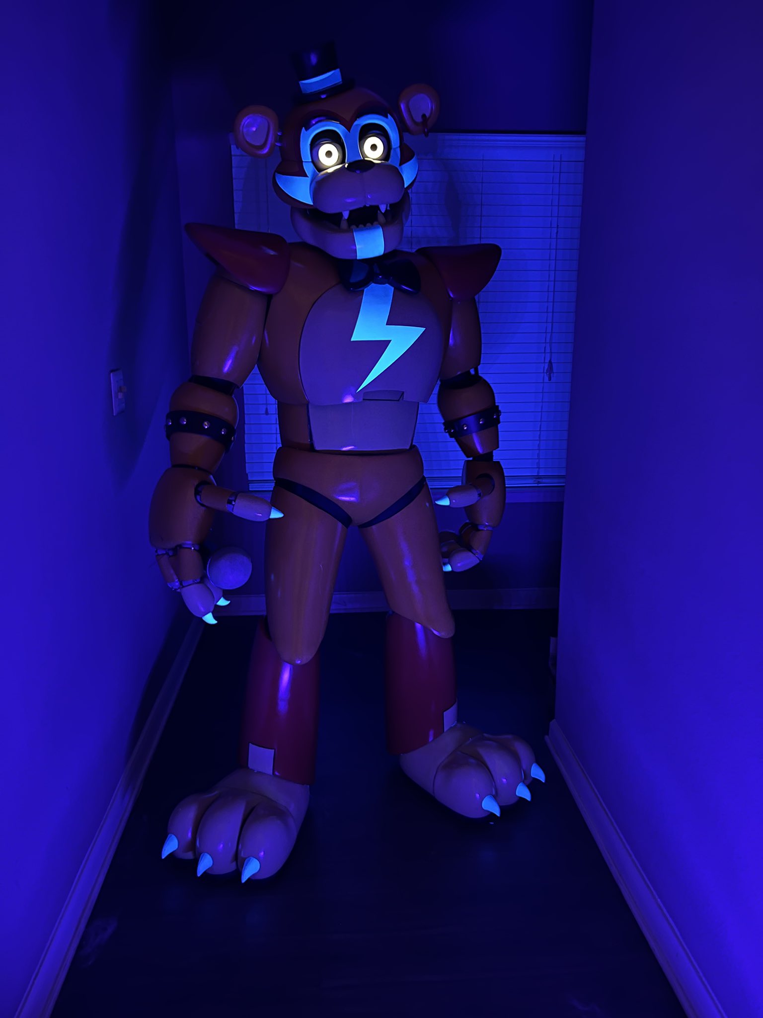 The new Five Nights at Freddy's Glamrock Freddy is technically a Mobile  Suit. : r/Gundam