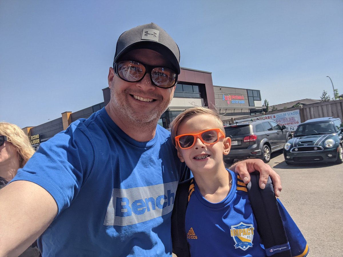 AleenasDad's tweet photo. Surprised my 9yr old coming for @AlphonsoDavies meet &amp; greet today at #burgerdaddy. He couldn't be more excited to meet his favourite player and for us to support the @StolleryKids today for lunch! #winwin https://t.co/ZqioexM5cA
