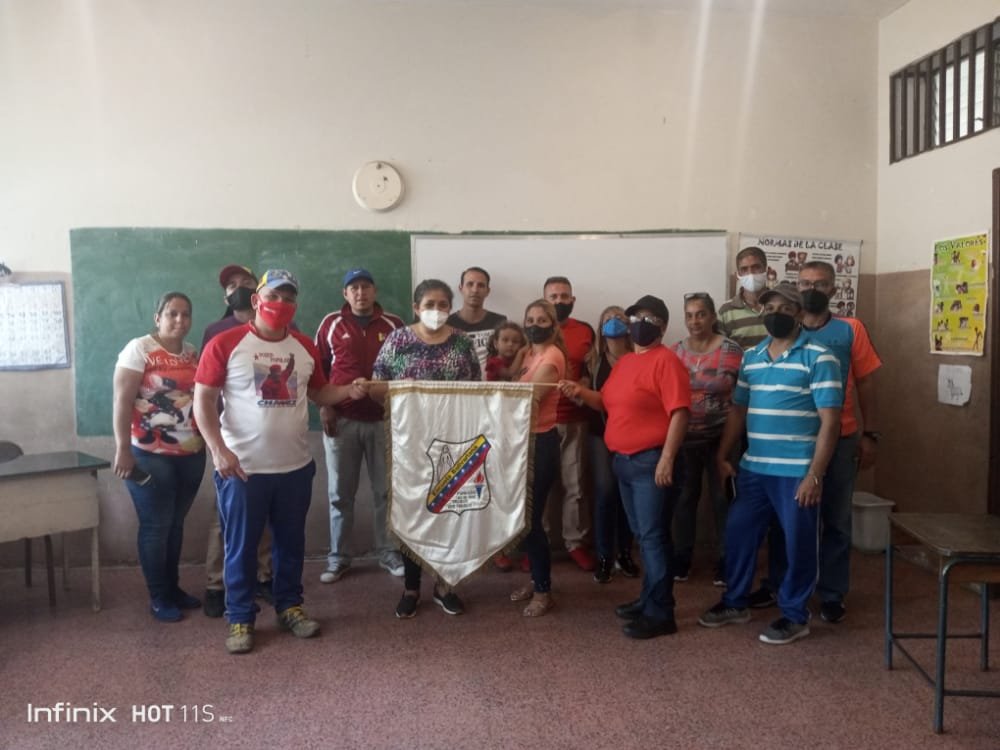 escprimariatru's tweet photo. #25Jun Conformación de la Brigada Comunitarias Militares para la Educación en la Escuela Juan Bautista Carrillo Guerra, Red 7, municipio Trujillo. #BricomilesMiEscuelaBella #MiEscuelaBella #Bricomiles @NicolasMaduro @_LaAvanzadora @MPPEDUCACION @Gerardo4fPsuv  @MariiaPalomares https://t.co/hEnUD8fAxQ