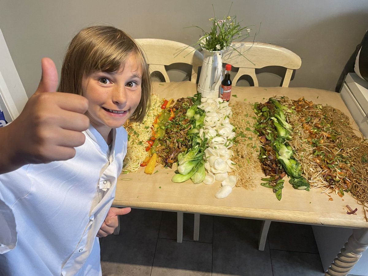 Spent the afternoon training my daughte, the knife is a safe distance but had to show it 😂 she served it up to 3 of her school friends  #fatherdaughtertime #enjoyingthemiment #foodforfreinds #fun