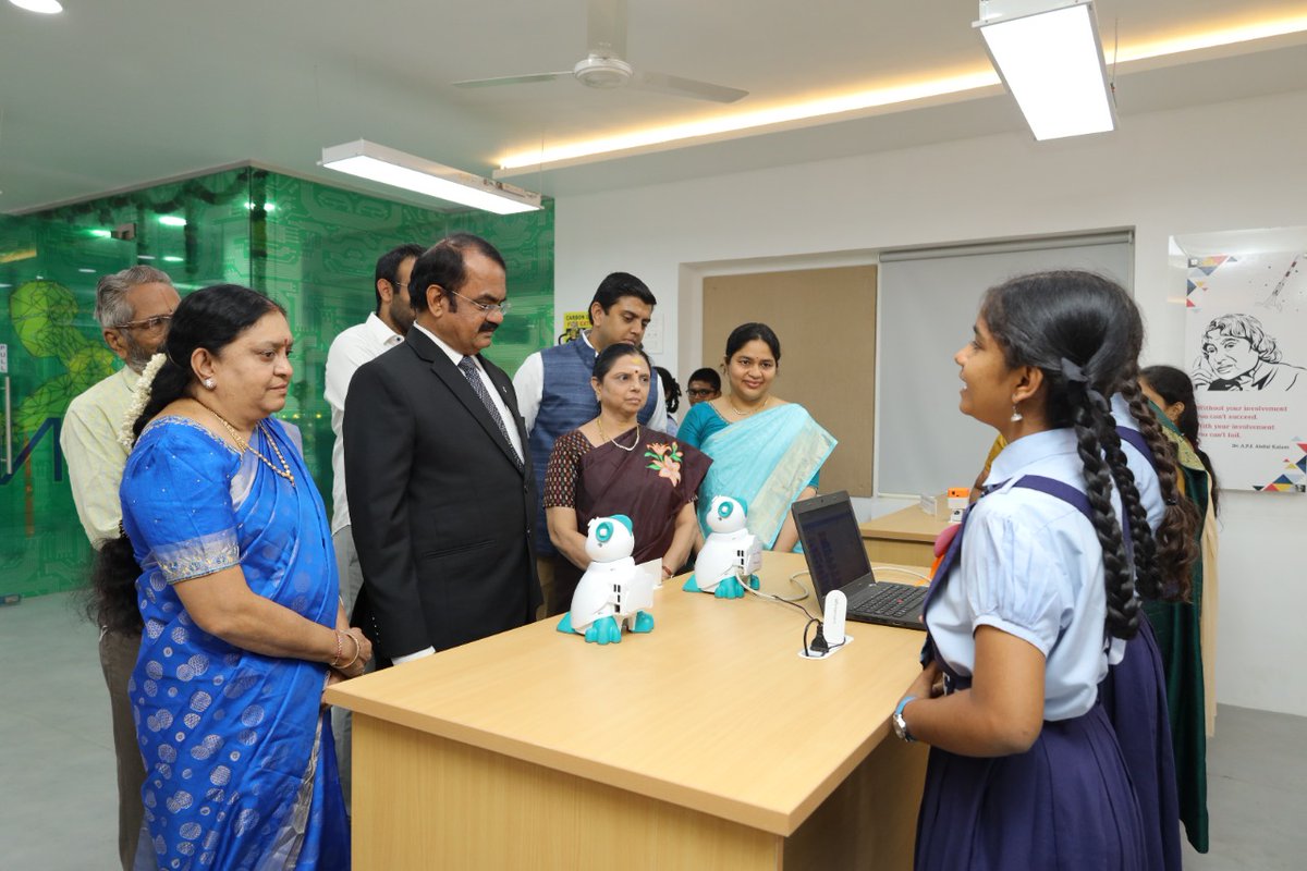 CONTACTSV1's tweet image. &quot;Yes. We made it.&quot;
A futuristic Robotics &amp;amp; STEM Studio was successfully inaugurated by our chief guest, &apos;Moon Man of India&apos; Padma Shri Dr. Mylswamy Annadurai, Indian scientist on our campus on 25.06. 2022.  #robotics #STEMStudio #santhanamvidhyalayacbse