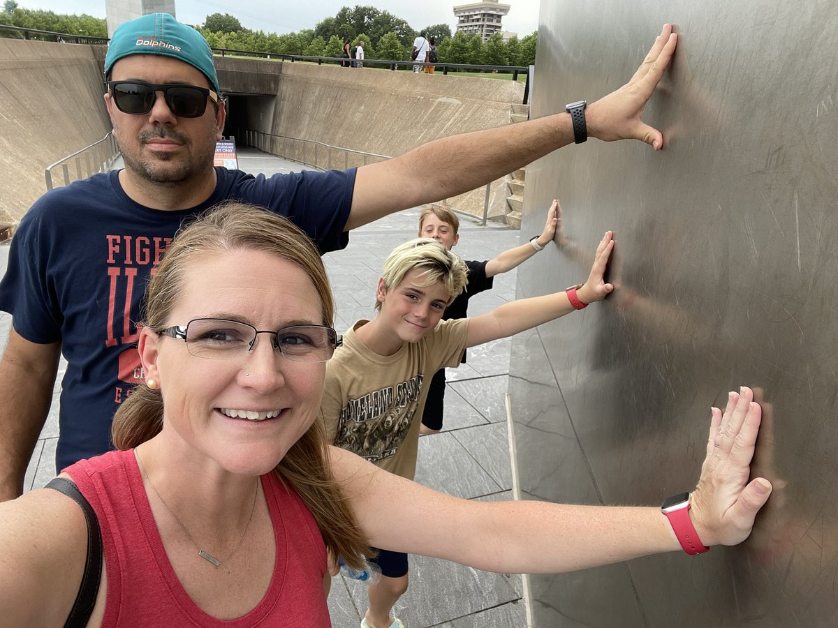 brandyb422's tweet photo. New places and new things. Burke’s are ALWAYS exploring! @campbellcubs #stlouisarch #explorediscover https://t.co/CtkLzki8YZ