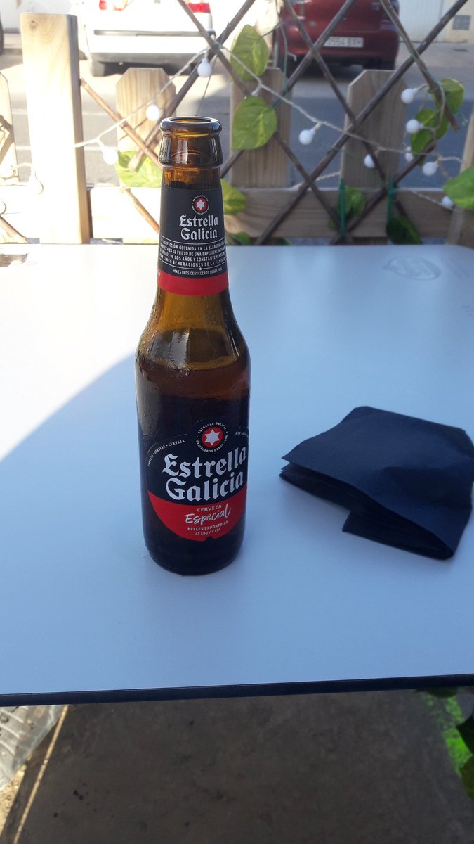 roxieRCD69's tweet photo. Otro dia mas en la oficina , #FindeDeRelax https://t.co/grHMDLg8ti