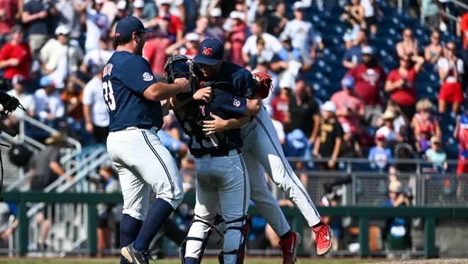 CollegeBaseCNT's tweet photo. RETWEET if you’re rooting for @OleMissBSB to win the National Championship https://t.co/OrcBucQGLu