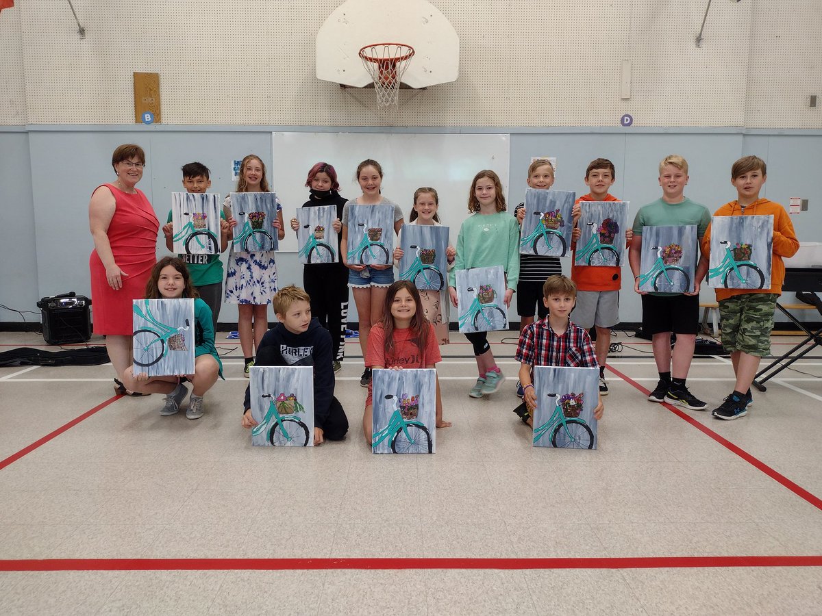 CobequidC's tweet photo. We finally finished our Spring bicycle art. They look beautiful! @CCRCE_NS https://t.co/6vYzP1NiKj