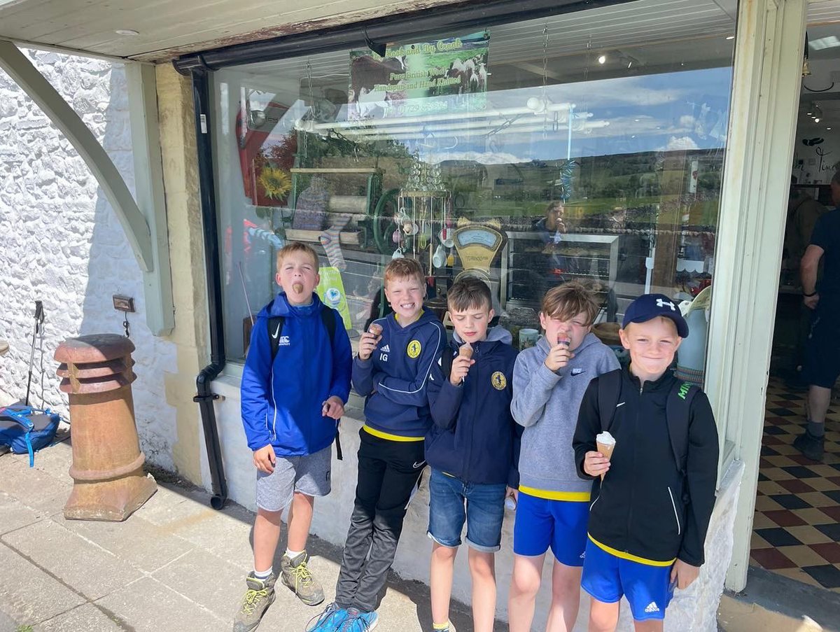 Our U10 Mustangs at the top of Pen-y-Ghent and enjoying a well deserved ice cream once back down.

Top work boys. 👏💪🍦

#hsmpeakschallenge

justgiving.com/team/HSMPeaksC…