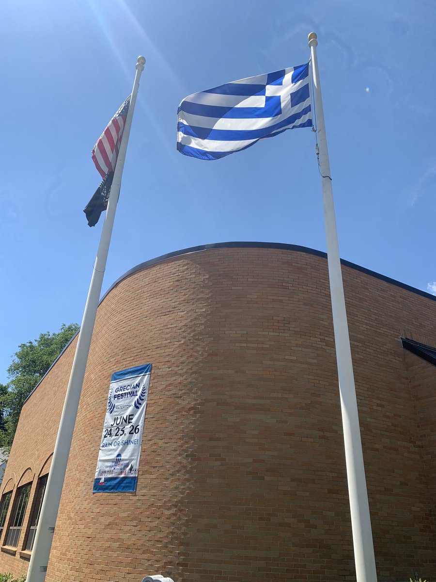 stef_journalism's tweet photo. Crowds swarm the Greek Orthodox Church at 25 Bigelow, as the Watertown Greekfest is underway in its second day.
#greece #greekfest #church #busj22 @BU_SJI https://t.co/aV8OpW1b1D