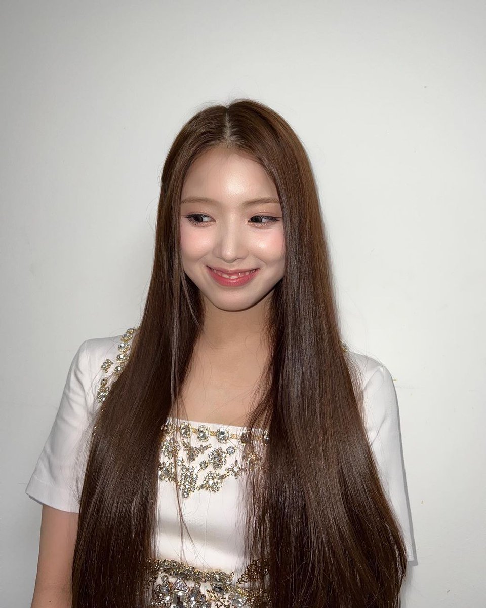 Instagram update #jiwoo #nmixx